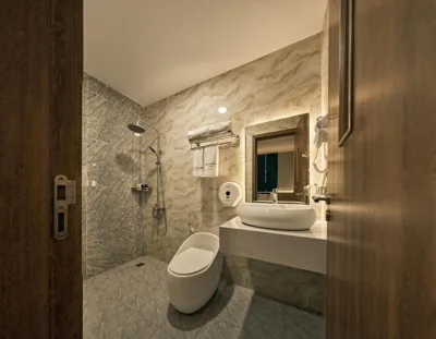 Tran Long Hotel By Urban B – Photos 11